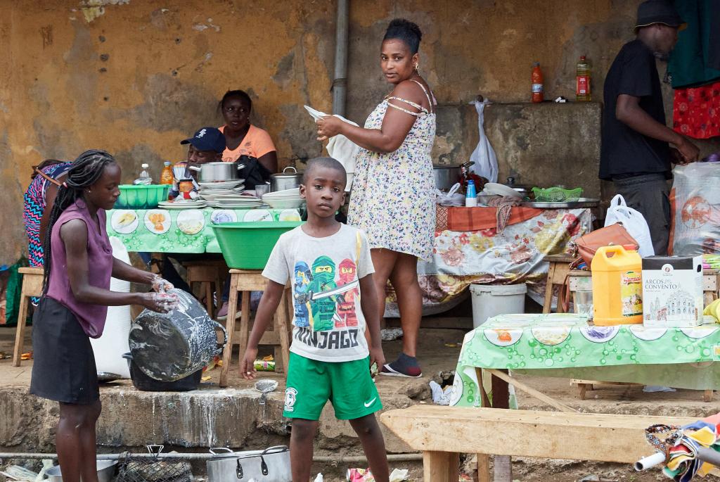 Marché à Sao Tomé, la capitale - 2024