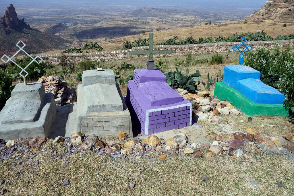 Le cimetière de L'église Maryam Korkor, massif de Gheralta [Ethiopie] - 2019