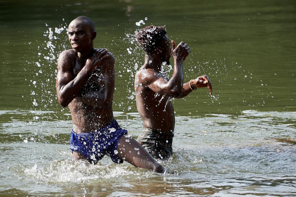 Au point d'eau de Loubeya [Guinée] - 2024 