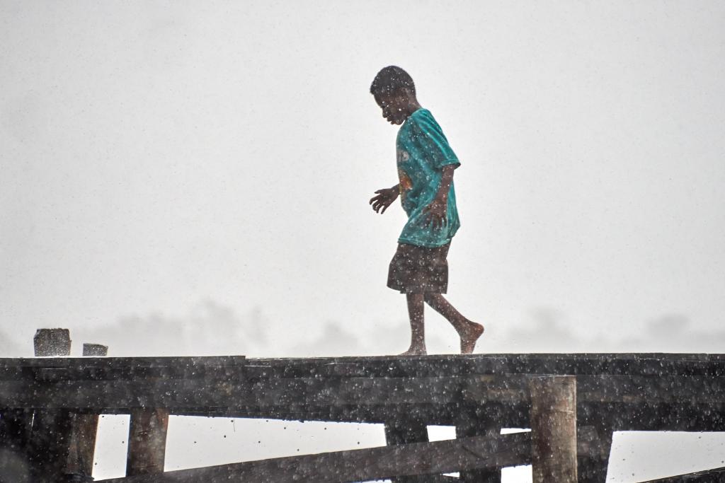 La pluie sur le village d'Ayum [Papouasie indonésienne] - 2025