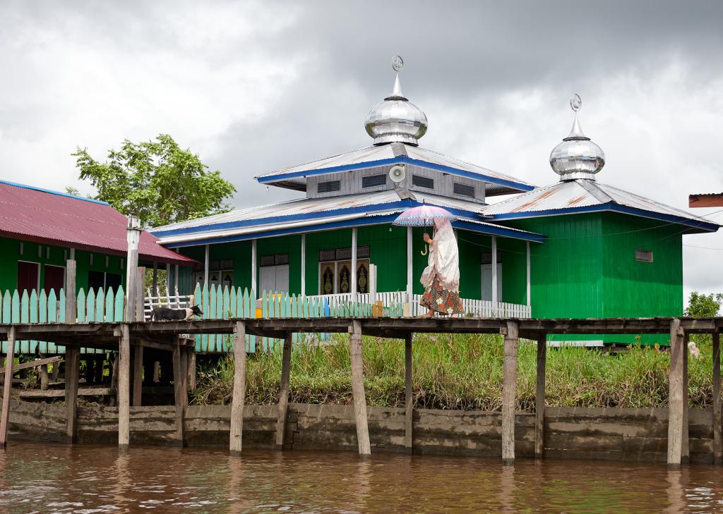 En territoire Asmat, mosquée [Papouasie indonésienne] - 2025