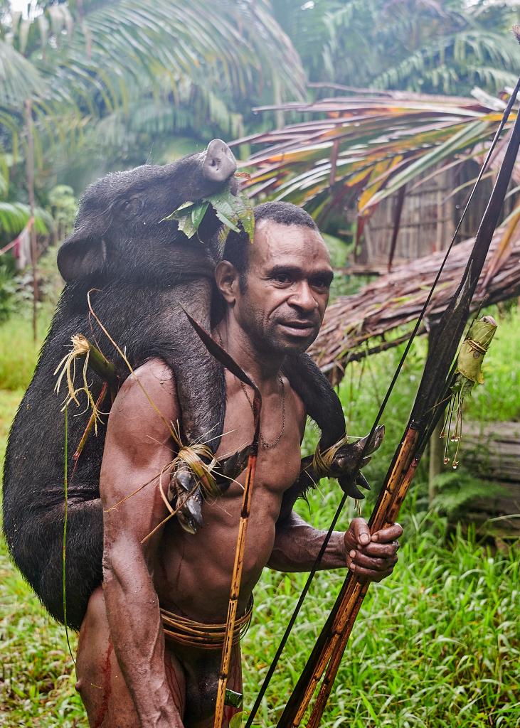 Retour de chasse, pays Korowaï [Papouasie indonésienne] - 2025