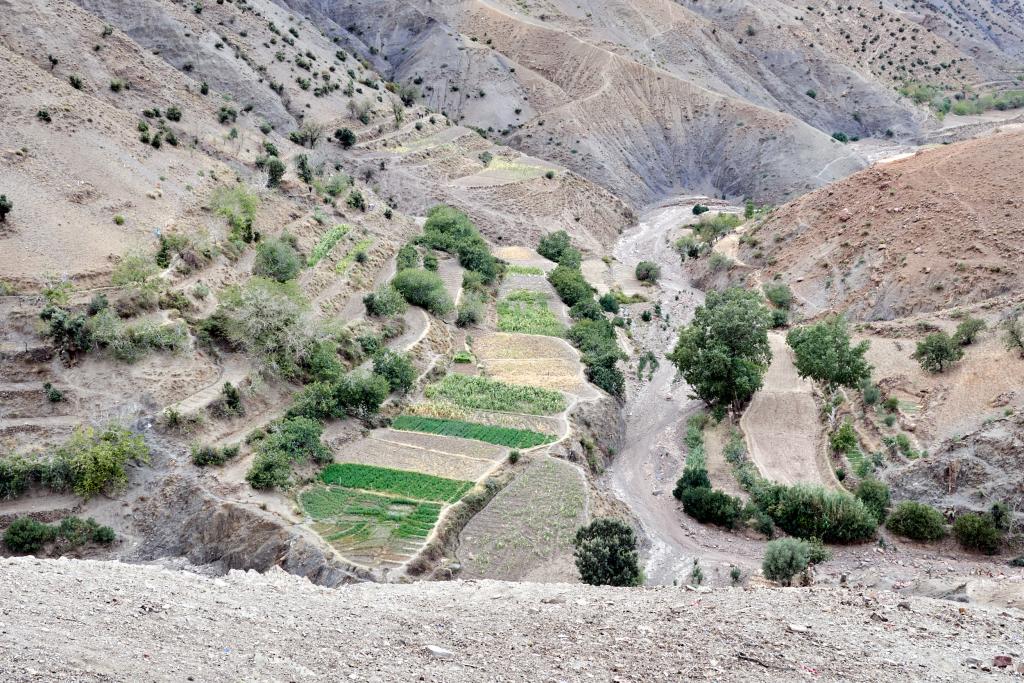 Vue de la Tessaout asséchées depuis le village fortifié d'Aït Hmoudou [Maroc] - 2023