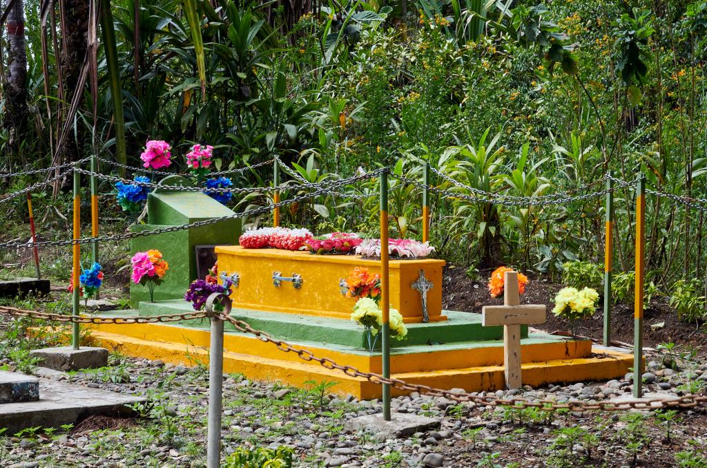 Région de Tambul, cimetière, Hautes-Terres [Papouasie Nouvelle Guinée] - 2024 