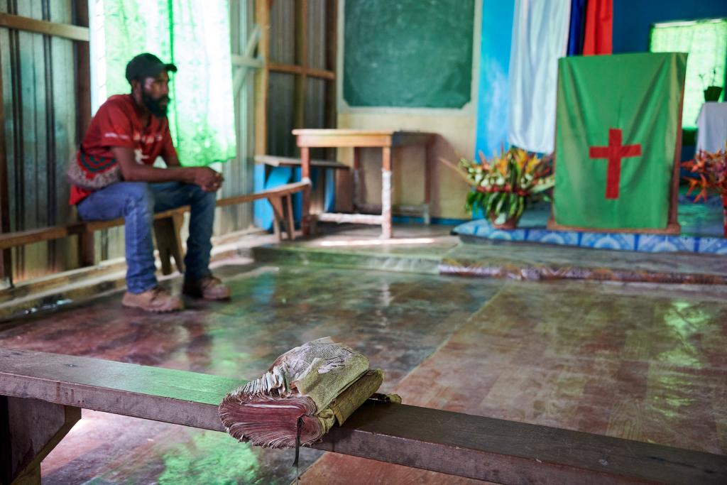 Dans l'église de Kagai, province de Simbu, Hautes-Terres [Papouasie Nouvelle Guinée] - 2024 