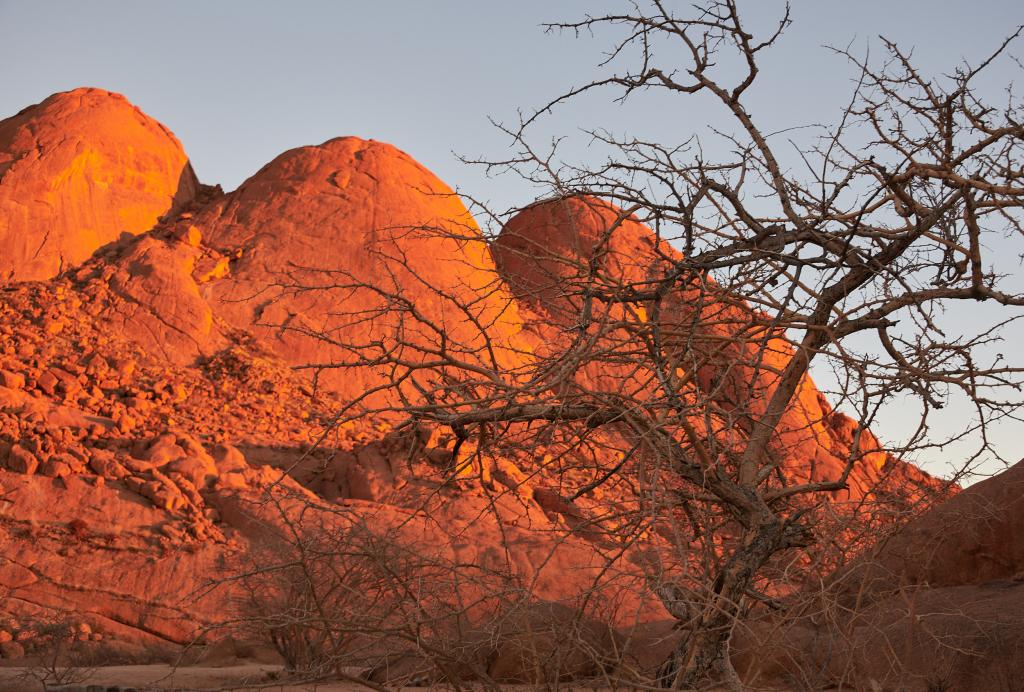 Massif du Spitzkoppe au lever du soleil [Namibie] - 2021