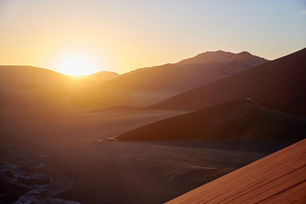 Lever de soleil sur Big Daddy, désert du Namib [Namibie] - 2021