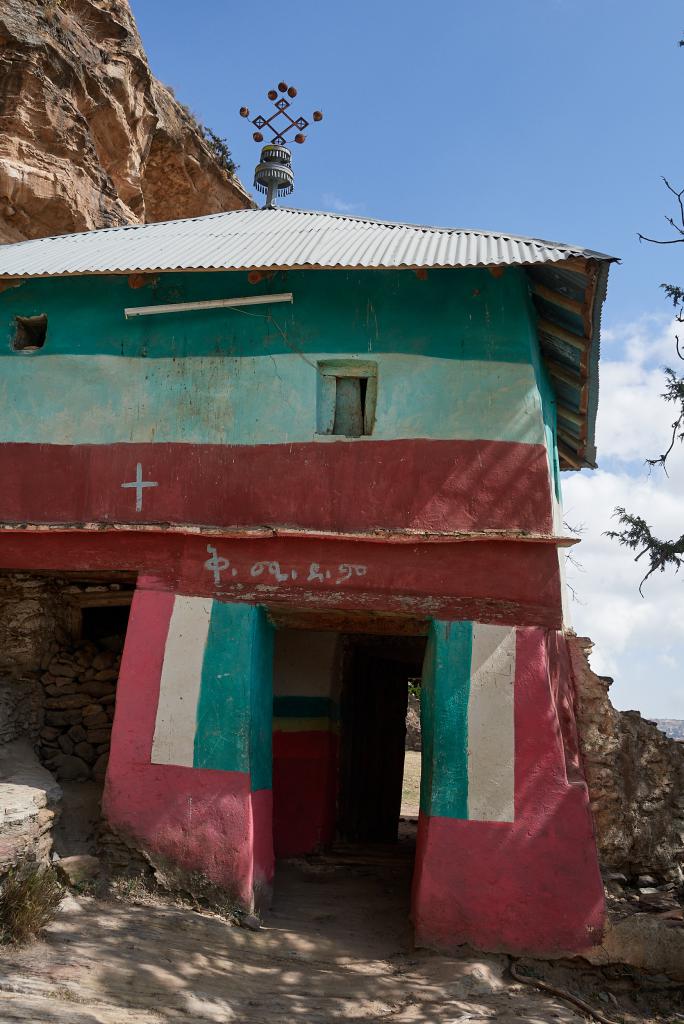 Passage vers l'église Mikaël Debre Salam, massif de l'Atsbi [Ethiopie] - 2019