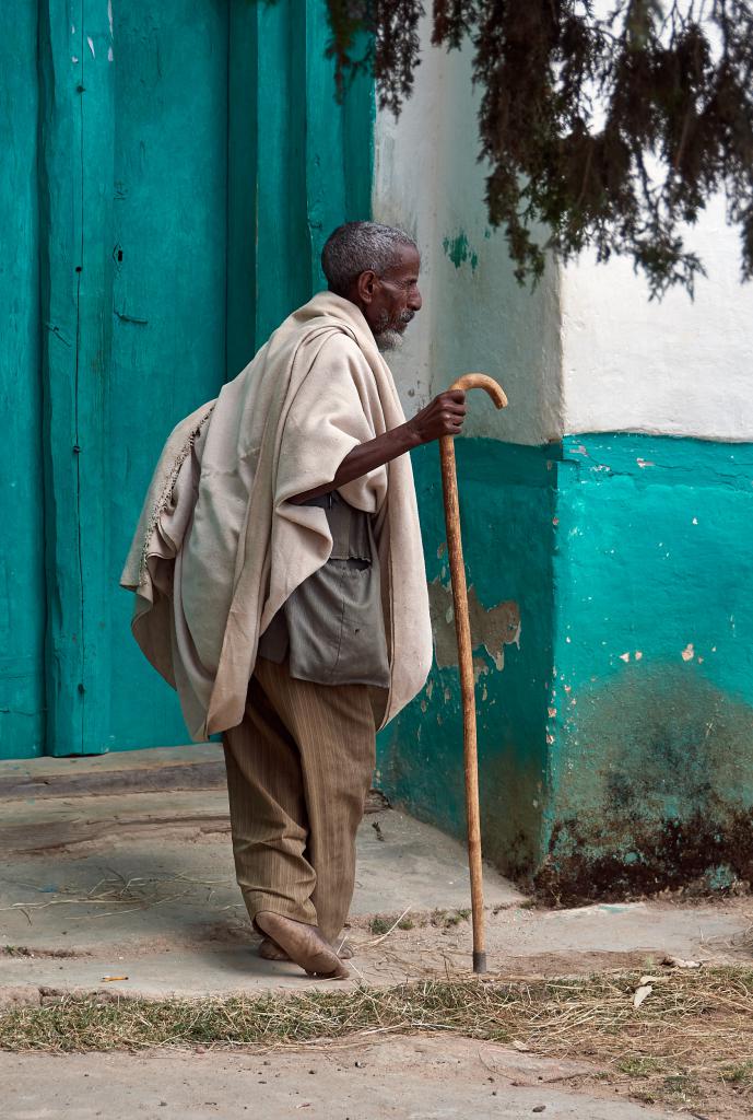 Le prêtre de l'église Mikaël Debre Salam, massif de l'Atsbi [Ethiopie] - 2019