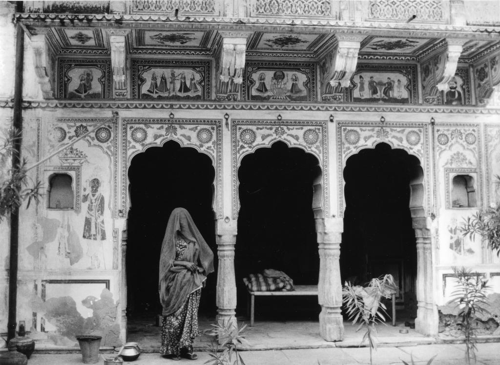 Dans la cour d'une maison du Shekhawati, Rajasthan [inde] - 1999
