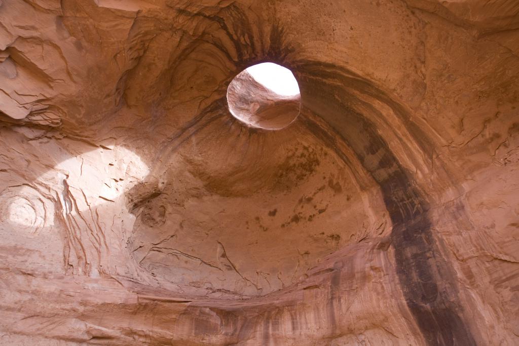 La caverne de Cocopeli, Monument Valley, Arizona-Utah [Etats-Unis]