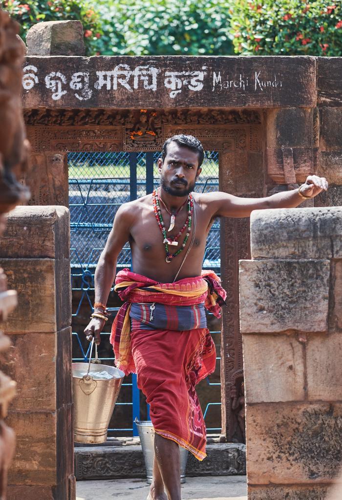 Un prêtre du temple de Mukteswar, Bhubaneshwar [Orissa, Inde] - 2020
