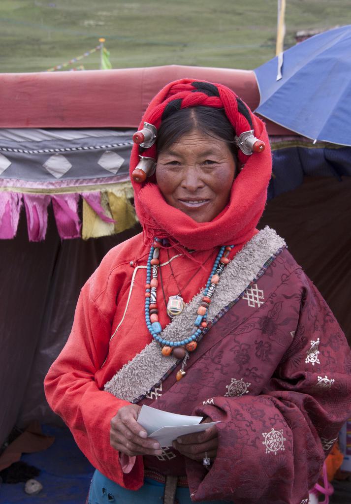 Vendeuse de yaourt de yack, Pays de Kham, ancien Grand Tibet [Chine] - 2014