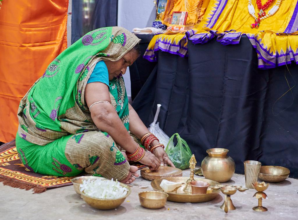 Danseurs de Raghurajpur [Orissa, Inde] - Préparation des offrandes